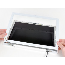 Замена лицевой панели дисплея MacBook Core 2 Duo