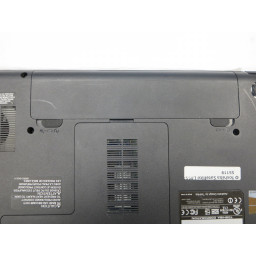 Toshiba Satellite L855-S5119 Снятие аккумулятора